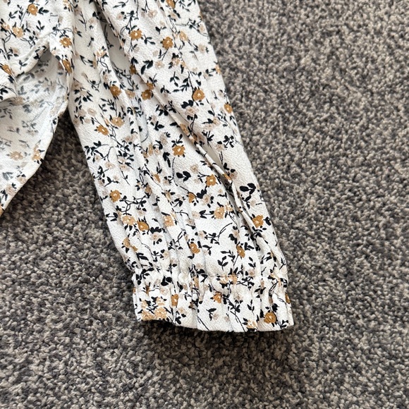 LOFT Petite Floral Ruffle Blouse Women’s XSP Cream Long Sleeve Boho Top - Picture 5 of 6